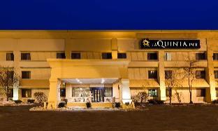 Willowbrook (IL) United States Hotels