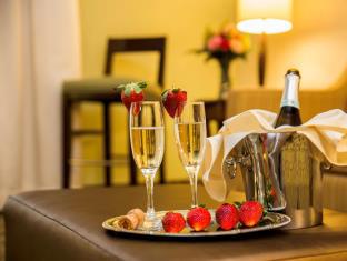 Oaks (PA) United States Hotels