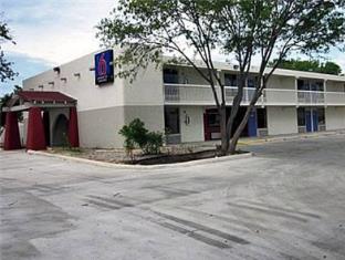 Uvalde (TX) United States Hotels