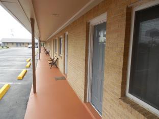 Crump (TN) United States Hotels