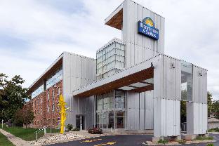 Milwaukee (WI) United States Hotels
